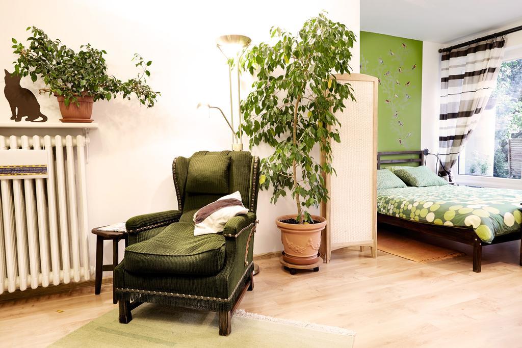 Lovely Garden Flat Near Royal Park Варшава Номер фото