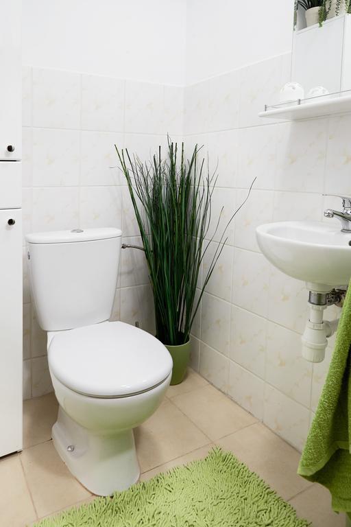 Lovely Garden Flat Near Royal Park Варшава Номер фото