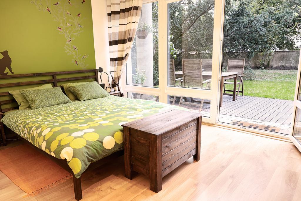 Lovely Garden Flat Near Royal Park Варшава Номер фото