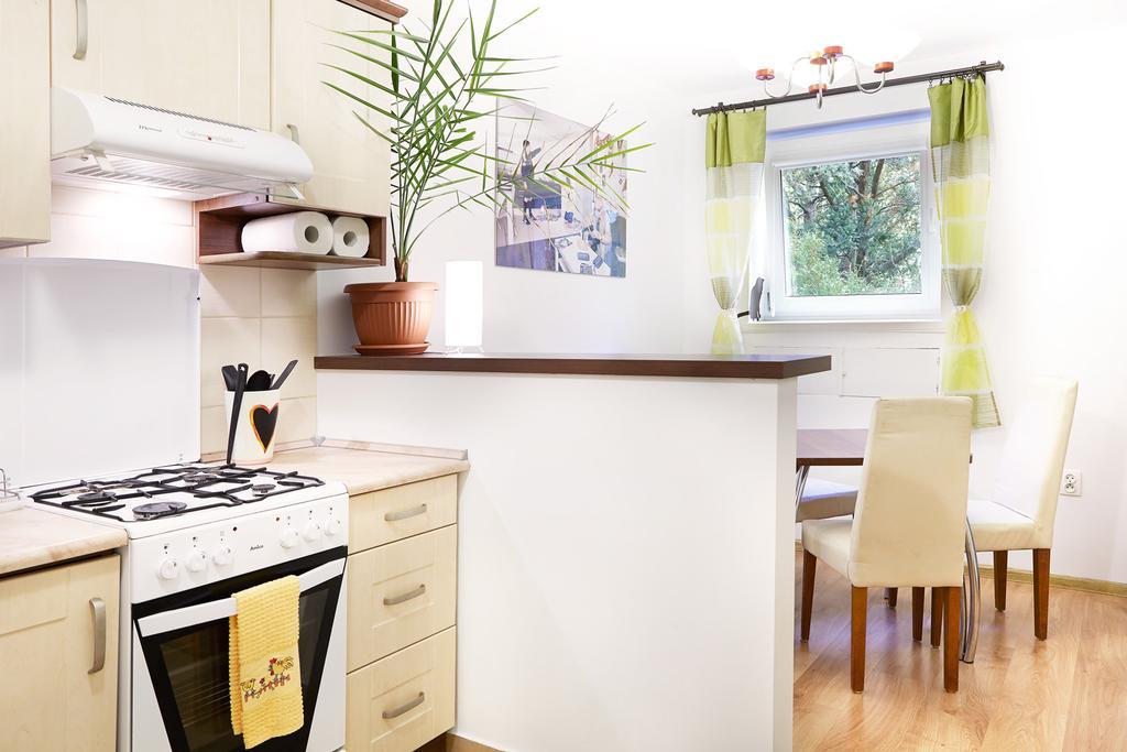 Lovely Garden Flat Near Royal Park Варшава Номер фото