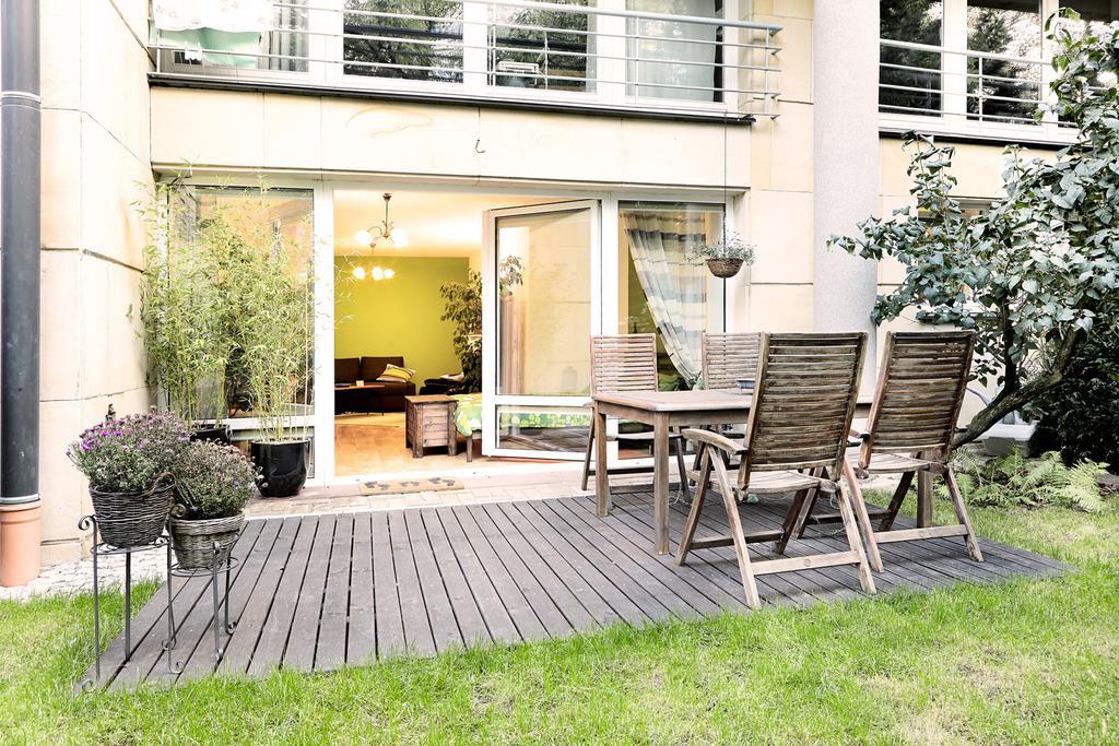 Lovely Garden Flat Near Royal Park Варшава Номер фото